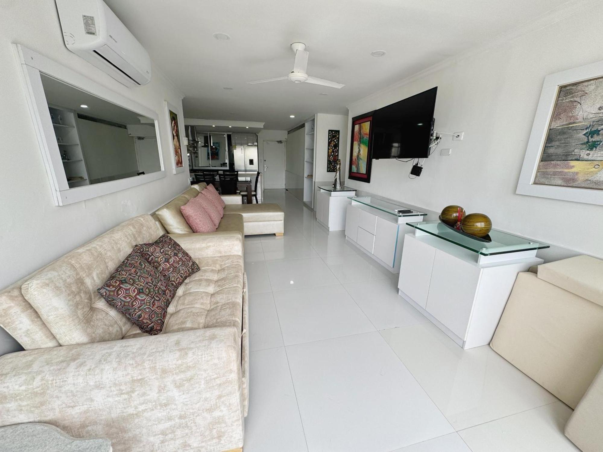 En El Laguito, * Cartagena