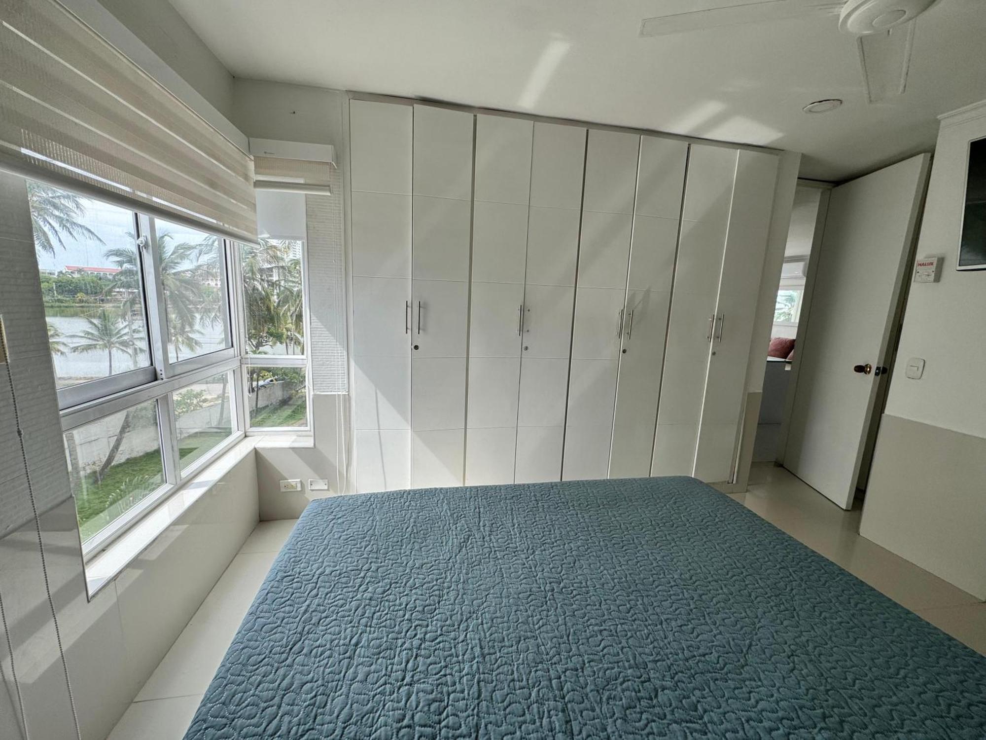 En El Laguito, * Cartagena