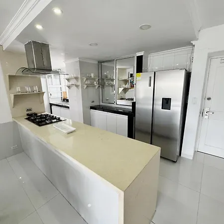En El Laguito, Apartment Cartagena